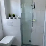 Messezimmer Nahe Der Duesseldorfer Messe Mit Eigenem Eingang Und Gratis Minibar