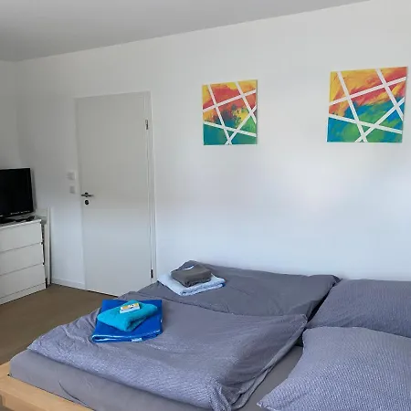 Messezimmer Nahe Der Duesseldorfer Messe Mit Eigenem Eingang Und Gratis Minibar Gasthuis